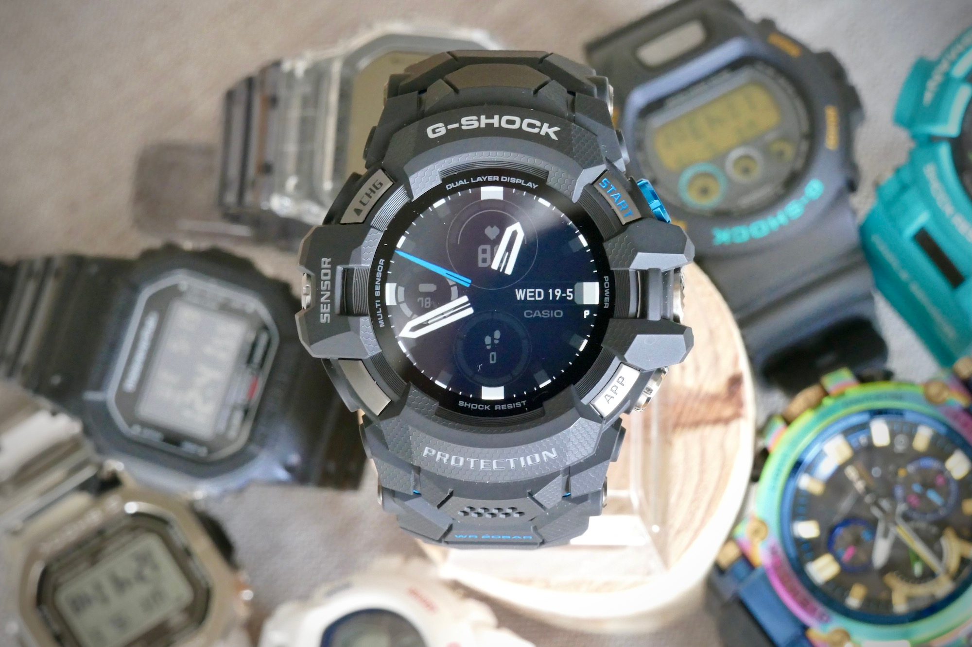 casio g shock gsw h1000 smartwatch review analog face
