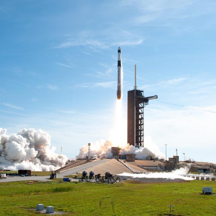 A SpaceX Falcon 9 rocket lifts off from Launch Complex 39A at Kennedy Space Center in Florida at 11:17 a.m. EST on Dec. 6, 2020, carrying the uncrewed cargo Dragon spacecraft on its journey to the International Space Station for NASA and SpaceX’s 21st Commercial Resupply Services (CRS-21) mission. Dragon will deliver more than 6,400 pounds of science investigations and cargo to the orbiting laboratory. The mission marks the first launch for SpaceX under NASA’s CRS-2 contract.