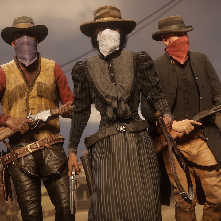 Three players walking in Red Dead Online.