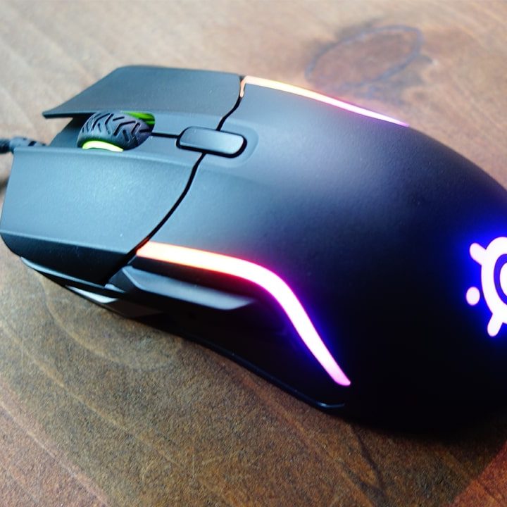 The SteelSeries Rival 5 gaming mouse's lighting effects.