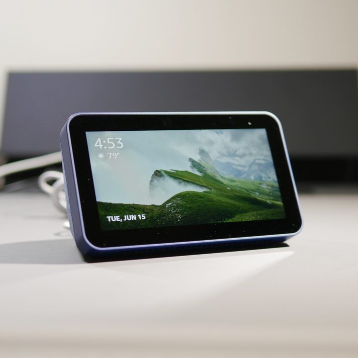 Amazon Echo Show 5 (2nd Gen 2021) interface.
