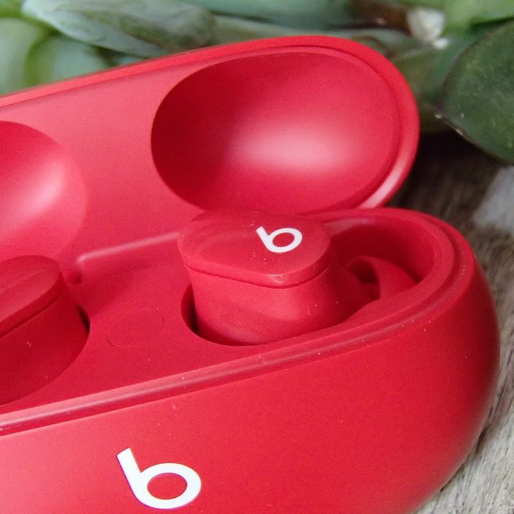 Beats Studio Buds