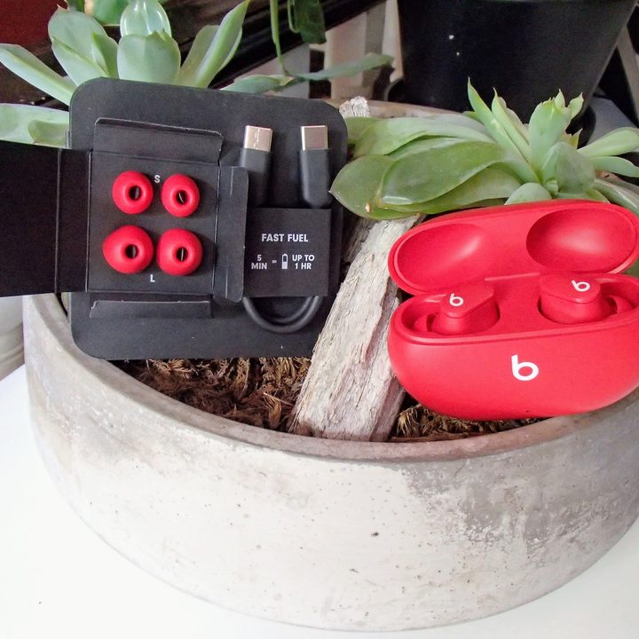 Beats Studio Buds