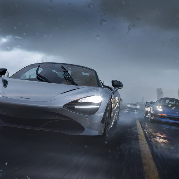 Cars race in Forza Horizon 5.