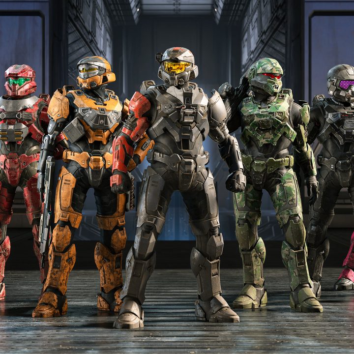 Several Spartans line up in Halo Infinite.