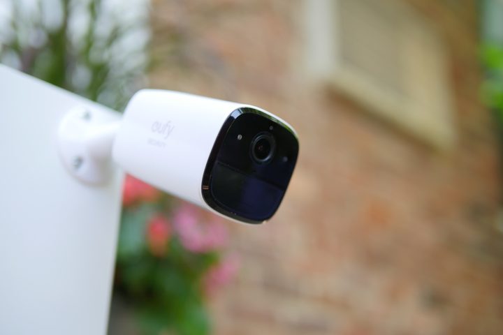 Eufy SoloCam E40 on screw mount outside.