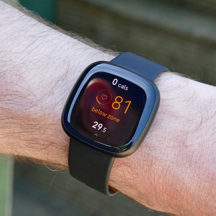 Fitbit Versa 3 workout view.