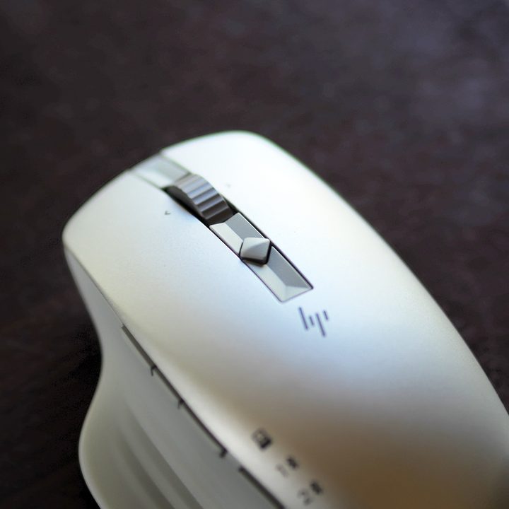 Top view of the HP 930 Creator Wireless Mouse.