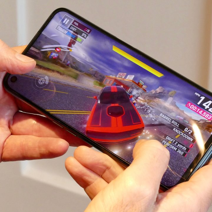 Oppo A54 5G playing Asphalt 9: Legends