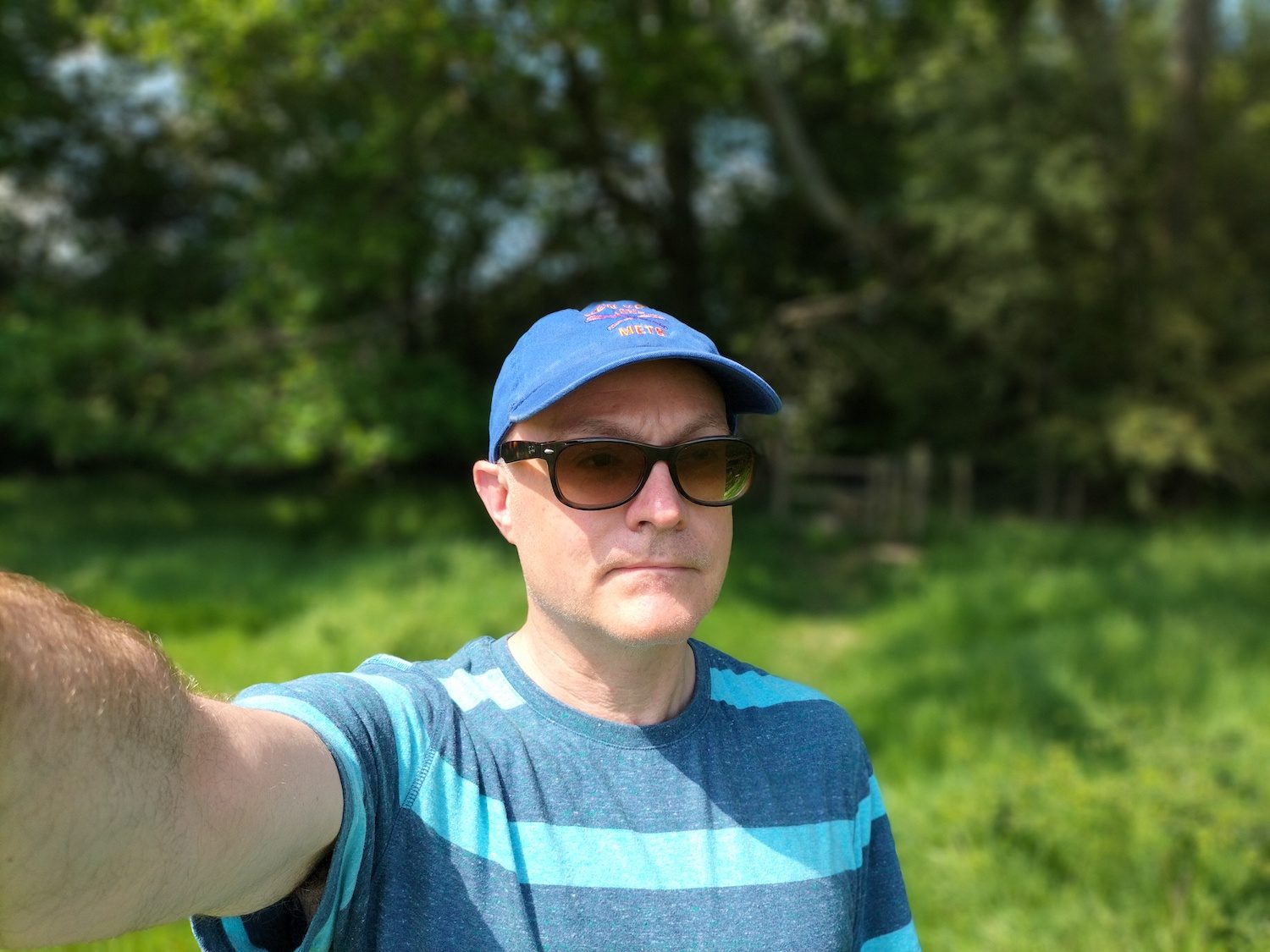 qualcomm snapdragon 480 versus mediatek dimensity 700 oppo a54 5g selfie