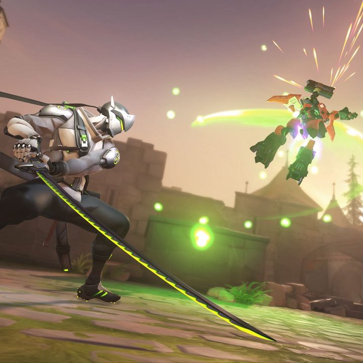 Genji slashes a robot in Overwatch 2.