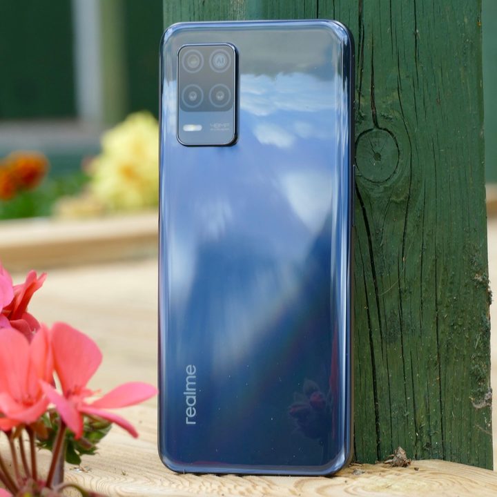 Realme 8 5G rear panel