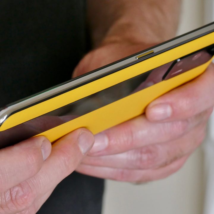 Realme GT looked at from the top edge