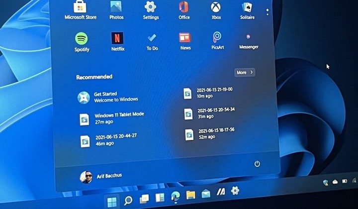 A photo of Windows 11 interface.
