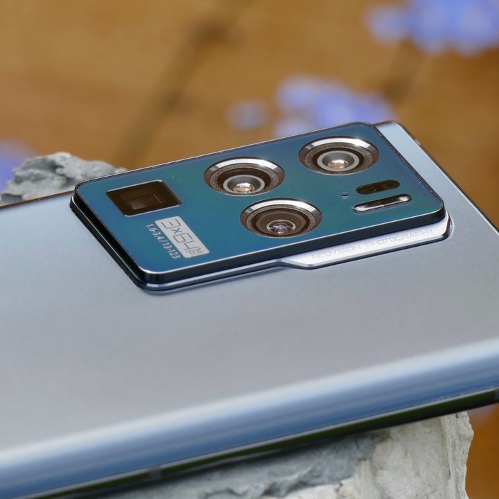 ZTE Axon 30 Ultra camera module side view