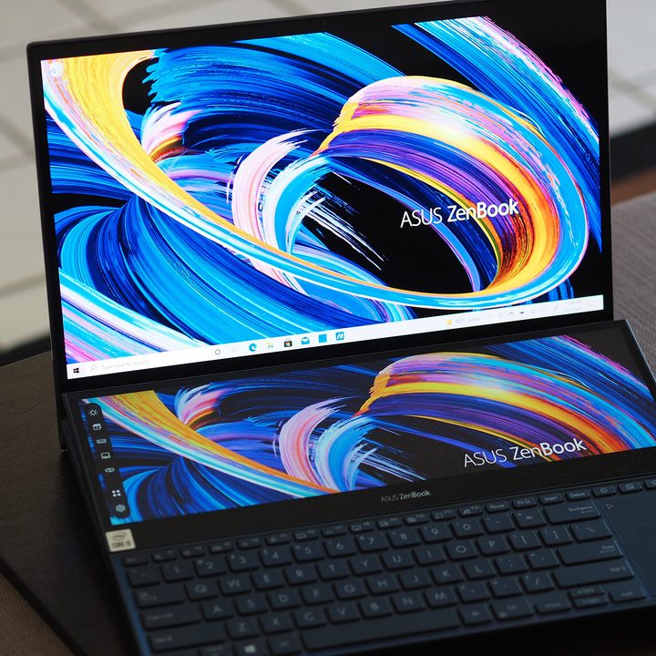 Image of the ZenBook Pro Duo with a second display.
