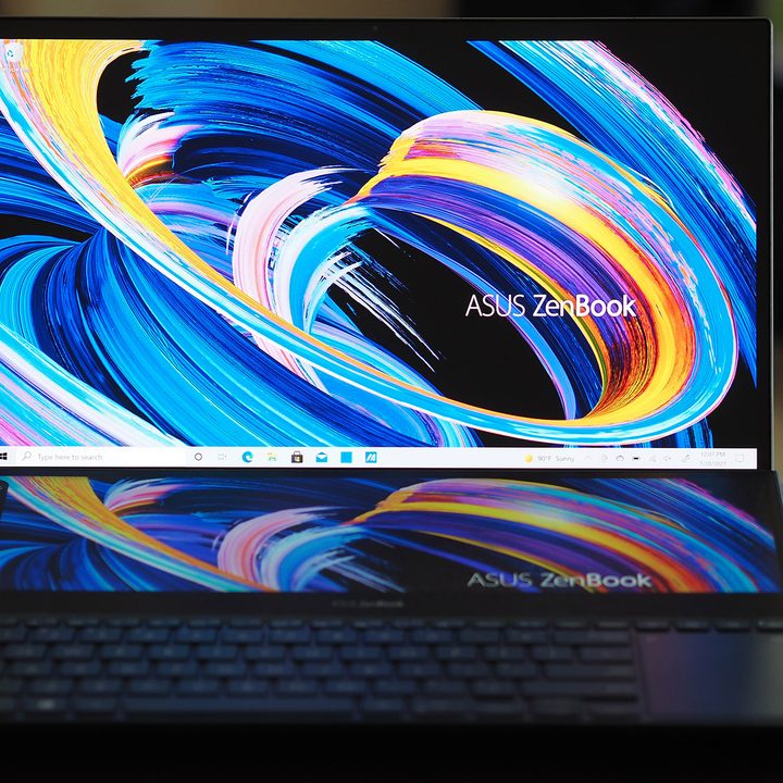 Close up image of the Image of the ZenBook Pro Duo's display.