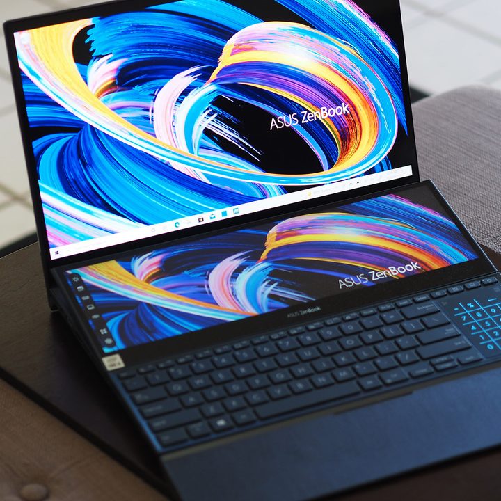 Image of the ZenBook Pro Duo with a second display.