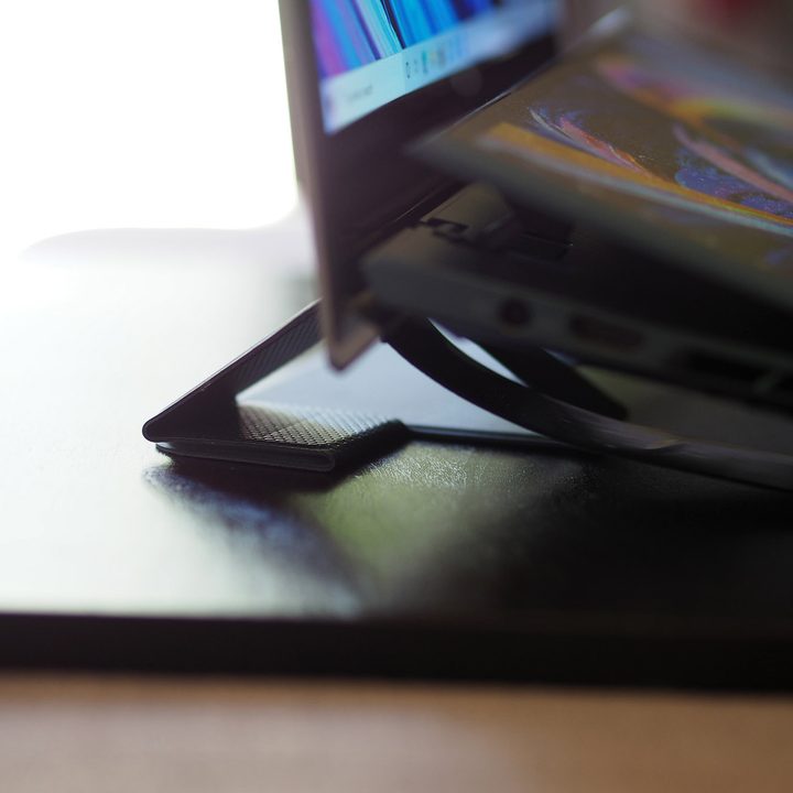 ZenBook Pro Duo ErgoLift Stand.