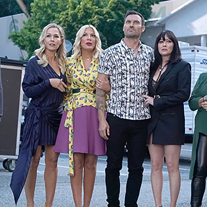 The original cast from Beverly Hills, 90210 in a scene from the series BH90210.