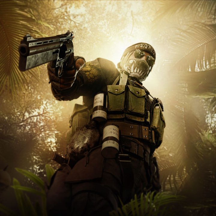 Operator holding handgun from Warzone season 2.