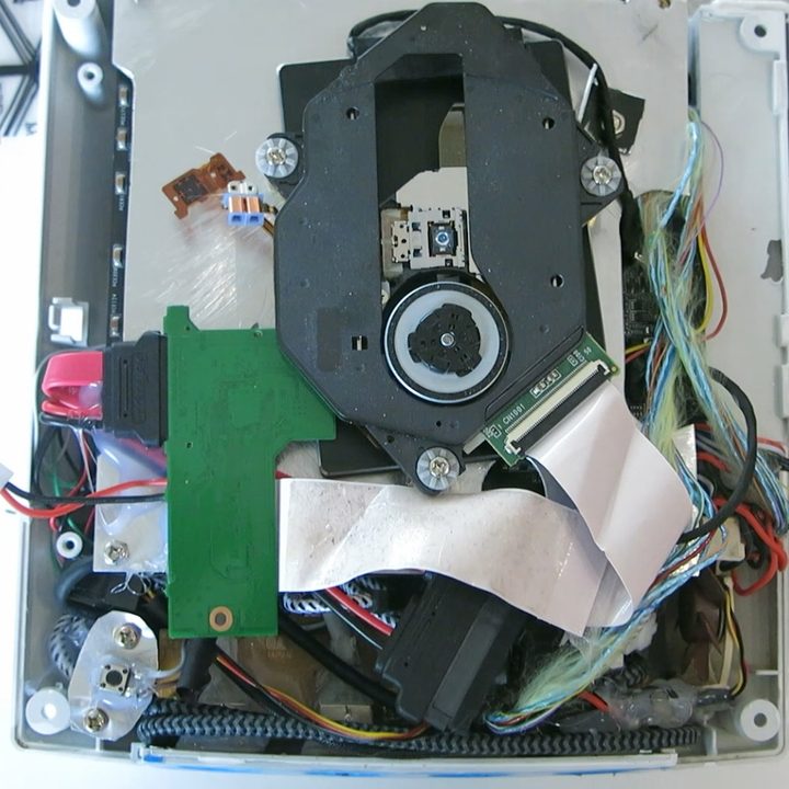A modder installed a gaming PC inside a Sega Dreamcast.
