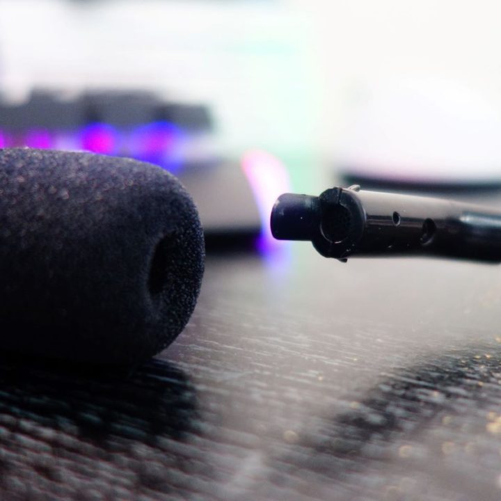 The boom microphone that comes with the VZR Model One.