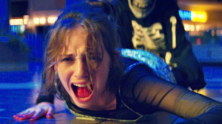 Maya Hawke screaming in a scene from Fear Street Part One: 1994.