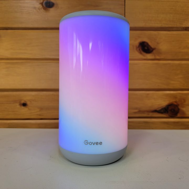 The Govee Aura lamp can light up in a lot of different configurations.