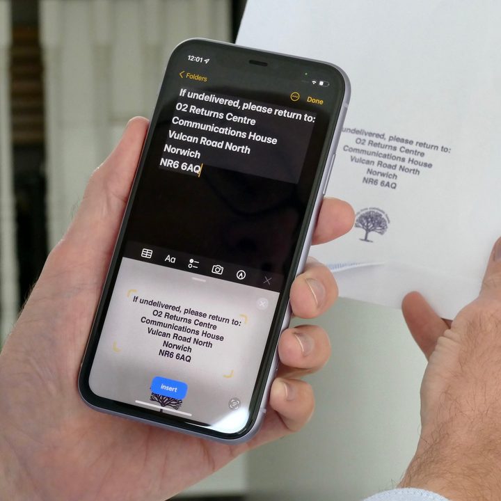 Live Text demonstration in iOS 15.