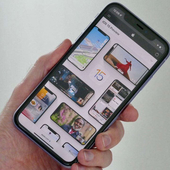 iOS 15 preview webpage on an iPhone 11.