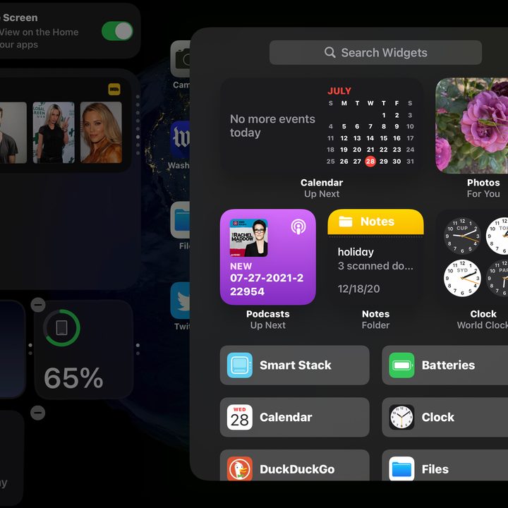 iPadOS 14 widgets.