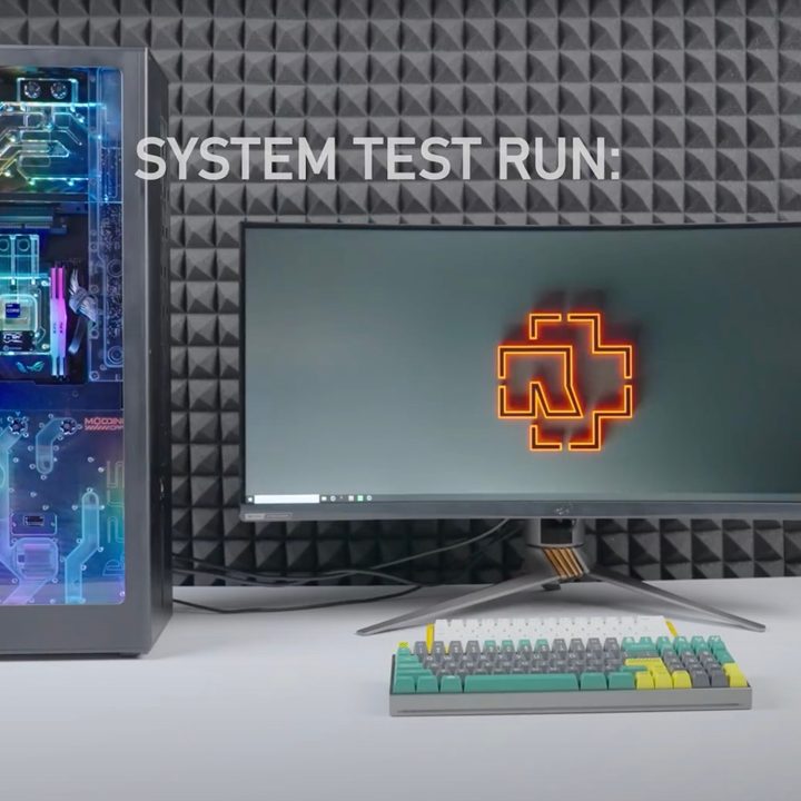 Modding Cafe's hybrid gaming PC combines a premium desktop and a console for gamers.