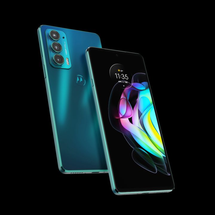 Motorola Moto Edge 20 in Frosted Emerald.