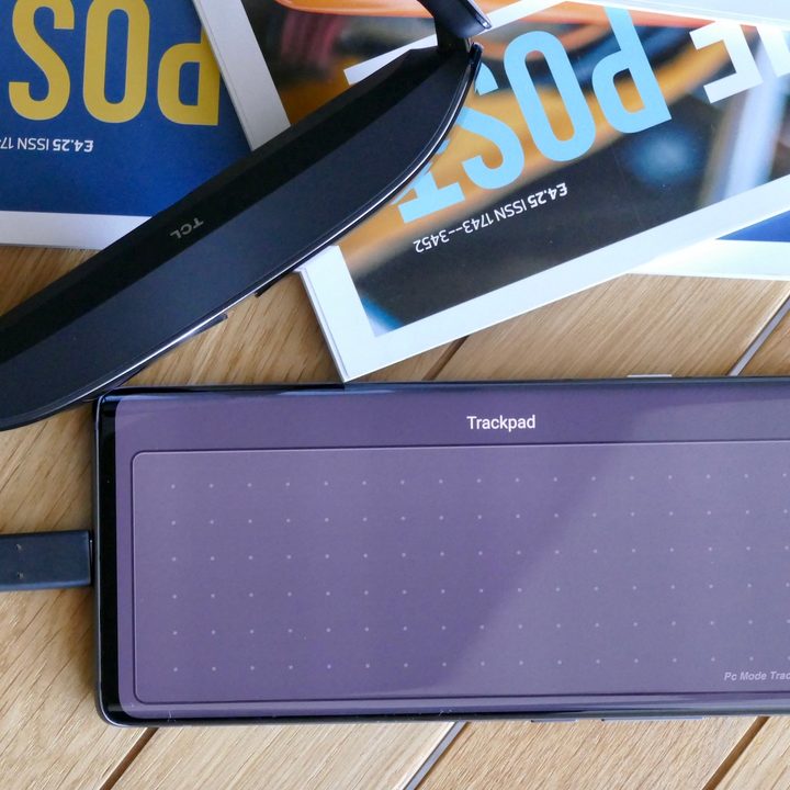 Trackpad screen for the TCL NXTWear G on the TCL 20 Pro 5G phone.