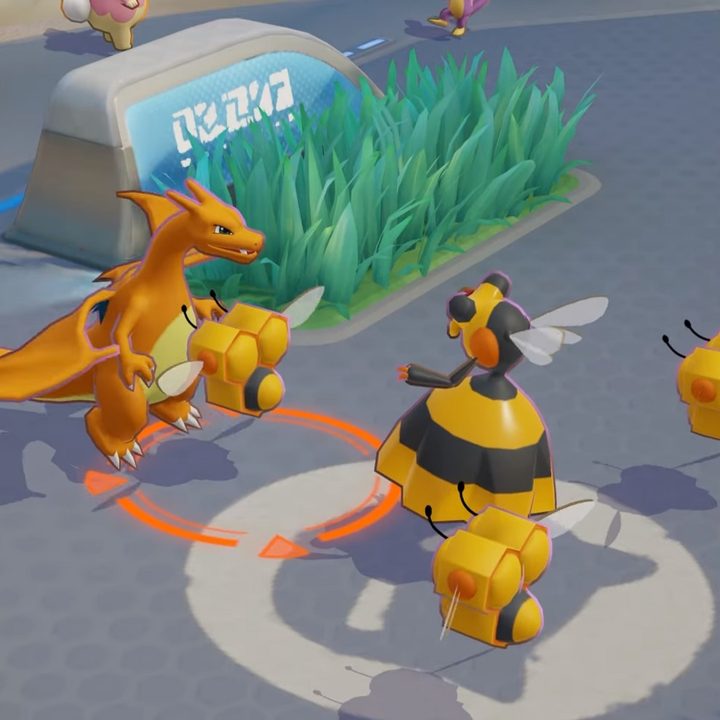 Charizard fighting Wild Pokemon in Pokemon Unite.