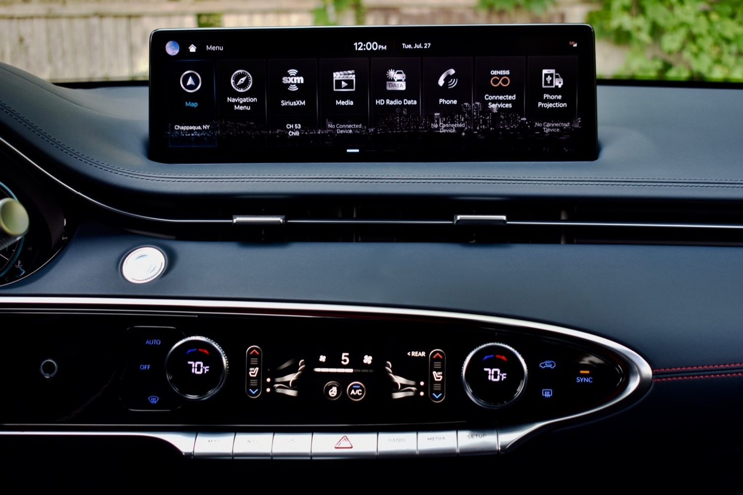 The 2022 Genesis GV70's touchscreen and HVAC controls.