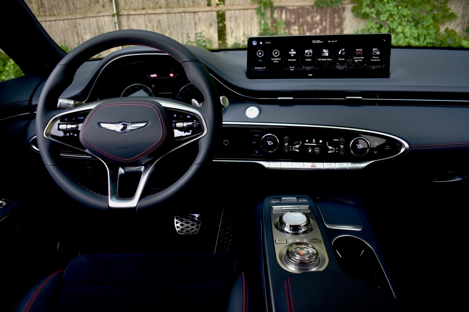Dashboard of the 2022 Genesis GV70.