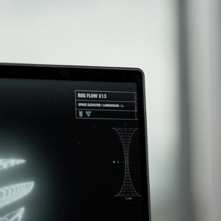 The edge corner of the display on the ROG Flow X13.