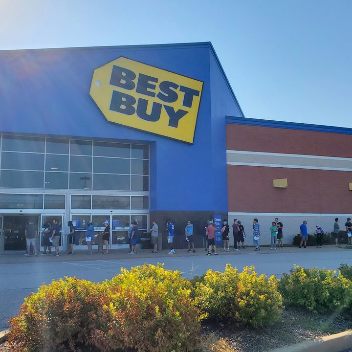 Line outside of Best Buy for RTX restock.