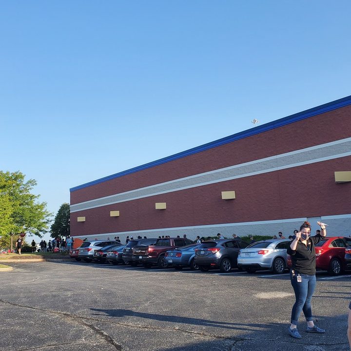 Line on the side of Best Buy.