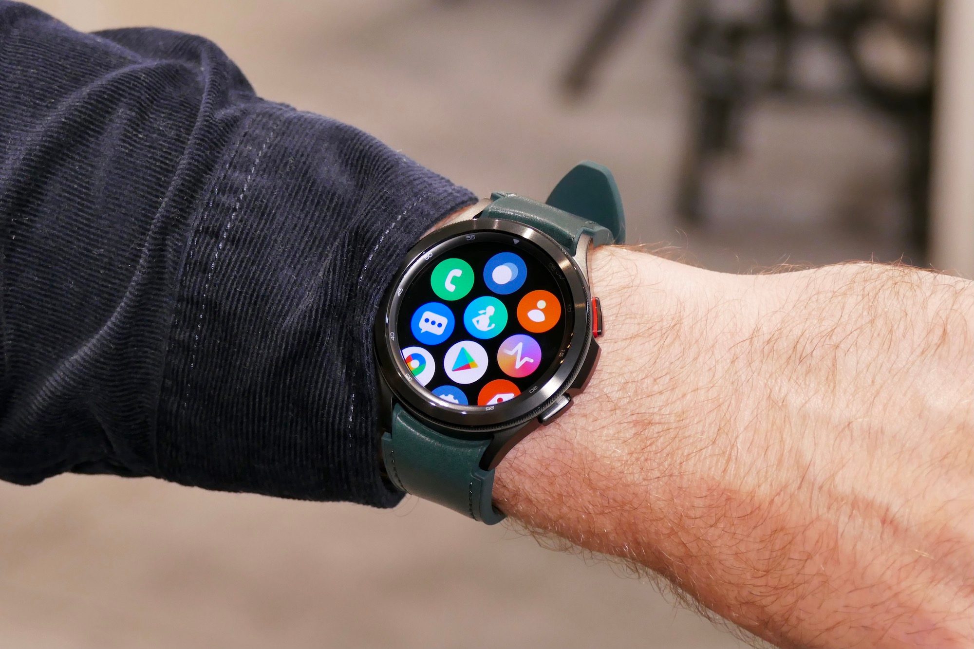 Open apps menu on the Galaxy Watch 4 Classic.