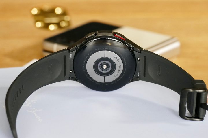 Heart rate sensor on the Galaxy Watch 4 Classic.
