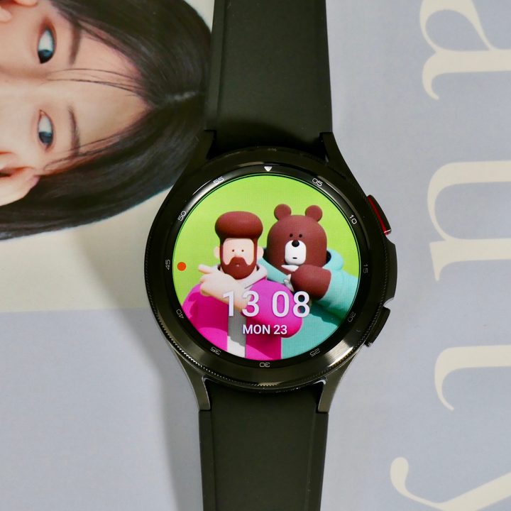 Galaxy Watch 4 Classic showing a cute watch face.