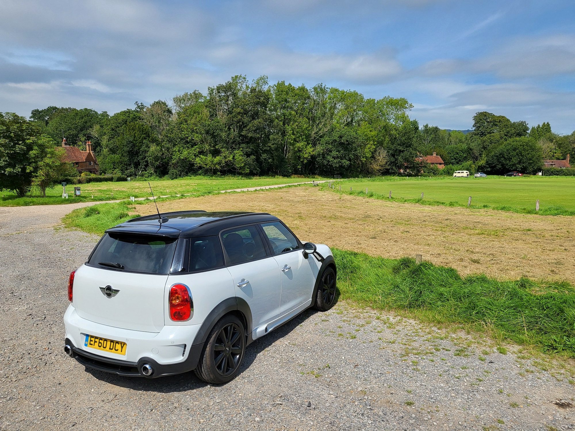 Photo of a car taken with the Galaxy Z Flip 3.