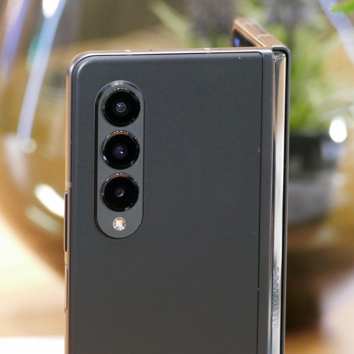 Galaxy Z Fold 3 camera module.
