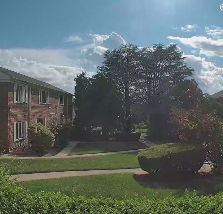 Screen shot of Google Nest Cam (battery) live view.
