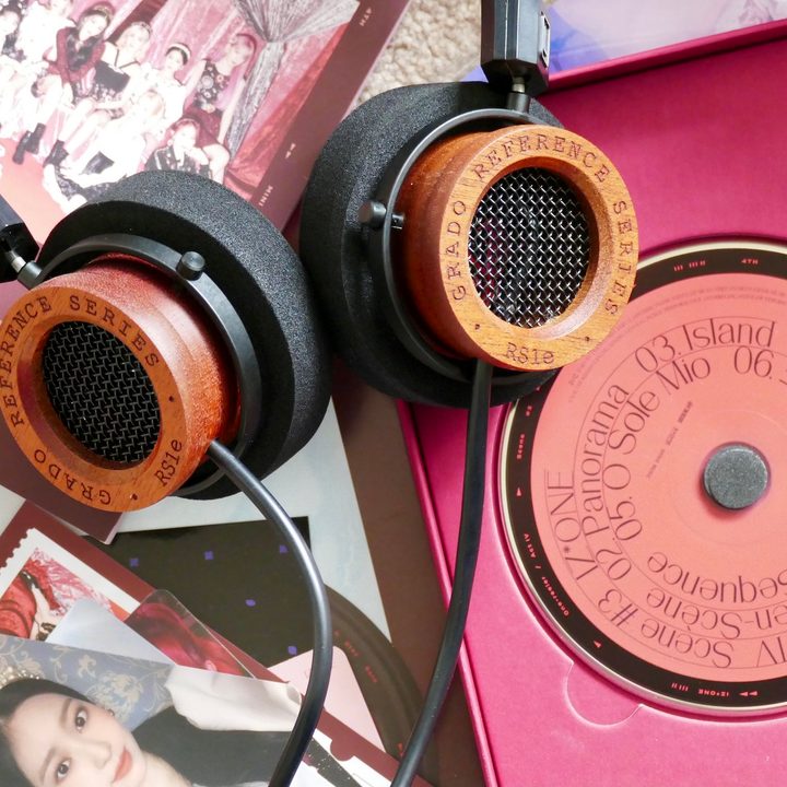 Grado RS1e headphones.