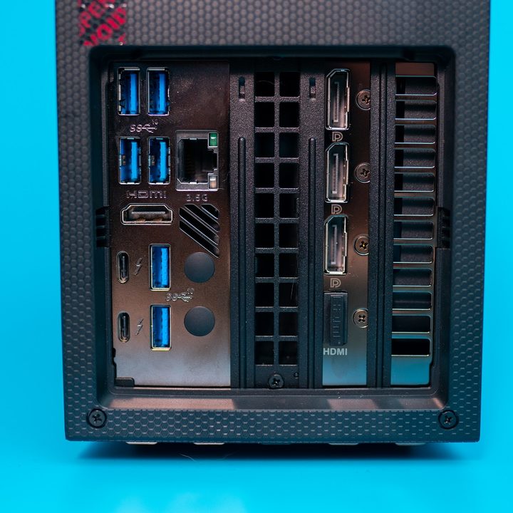 Back ports on Intel NUC 11 Extreme.