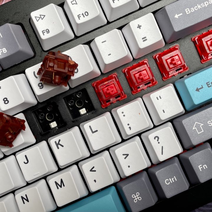 Switches on the Keyboard Q1.